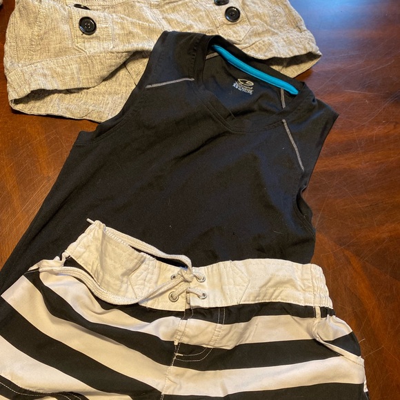 High Waist Black and White Striped Shorts - Picture 5 of 5